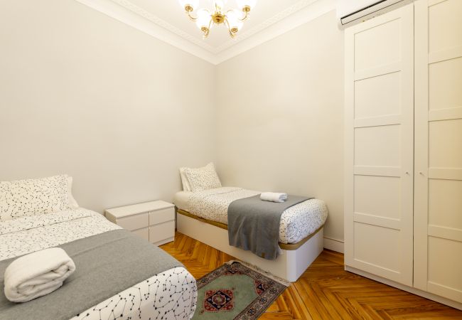 Apartamento en Madrid - M (TOL254)Acogedor piso con balcones en el centro  Apartamento en Madrid - M (TOL254)Acogedor piso con balcones en el centro