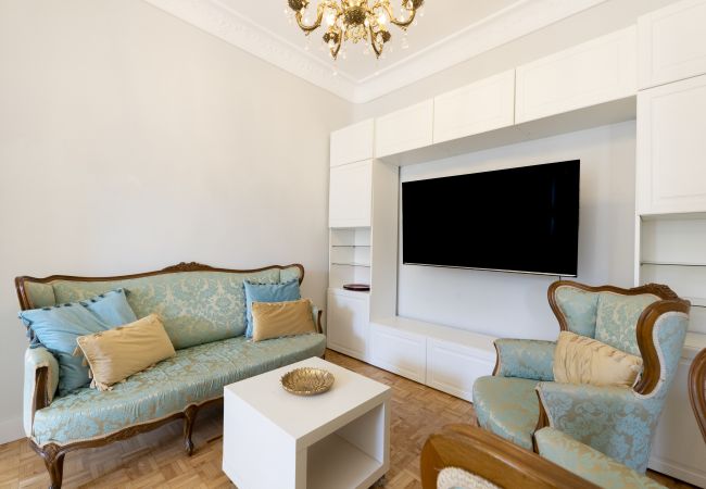 Apartamento en Madrid - M (TOL254)Acogedor piso con balcones en el centro  Apartamento en Madrid - M (TOL254)Acogedor piso con balcones en el centro