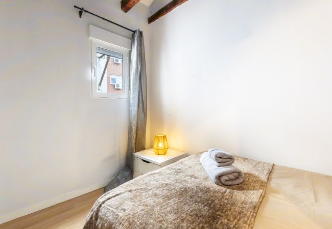 Apartamento en Madrid - M (AMP964)Piso de 2 dormitorios a pasos del Museo Apartamento en Madrid - M (AMP964)Piso de 2 dormitorios a pasos del Museo