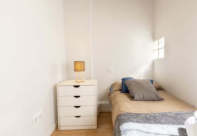 Apartamento en Madrid - M (AMP964)Piso de 2 dormitorios a pasos del Museo Apartamento en Madrid - M (AMP964)Piso de 2 dormitorios a pasos del Museo