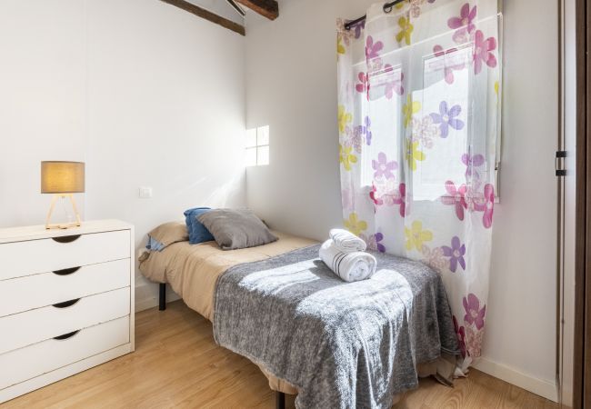 Apartamento en Madrid - M (AMP964)Piso de 2 dormitorios a pasos del Museo Apartamento en Madrid - M (AMP964)Piso de 2 dormitorios a pasos del Museo