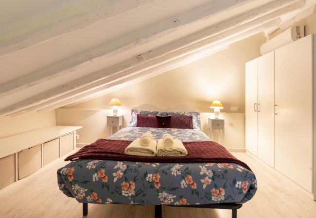 Apartamento en Madrid - M (QUE32I1) Dúplex con encanto en Chamberí : Comod Apartamento en Madrid - M (QUE32I1) Dúplex con encanto en Chamberí : Comod
