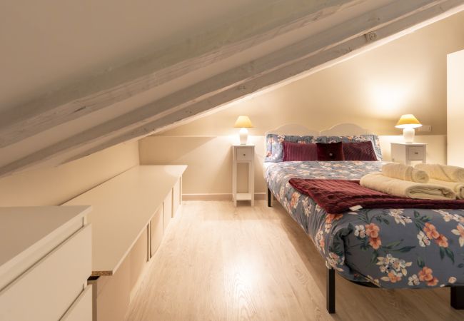 Apartamento en Madrid - M (QUE32I1) Dúplex con encanto en Chamberí : Comod Apartamento en Madrid - M (QUE32I1) Dúplex con encanto en Chamberí : Comod