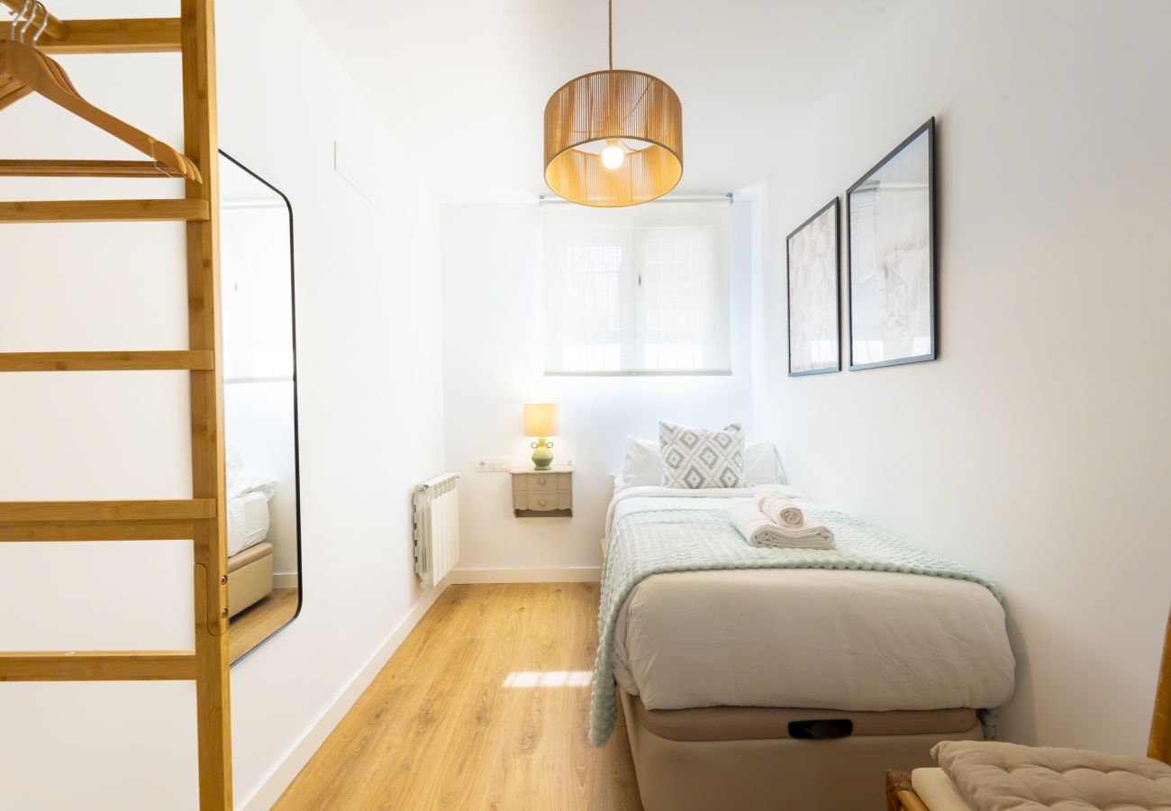 Apartamento en Madrid - M (MPM32)Magnífico piso de 3 dormitorios en Madres