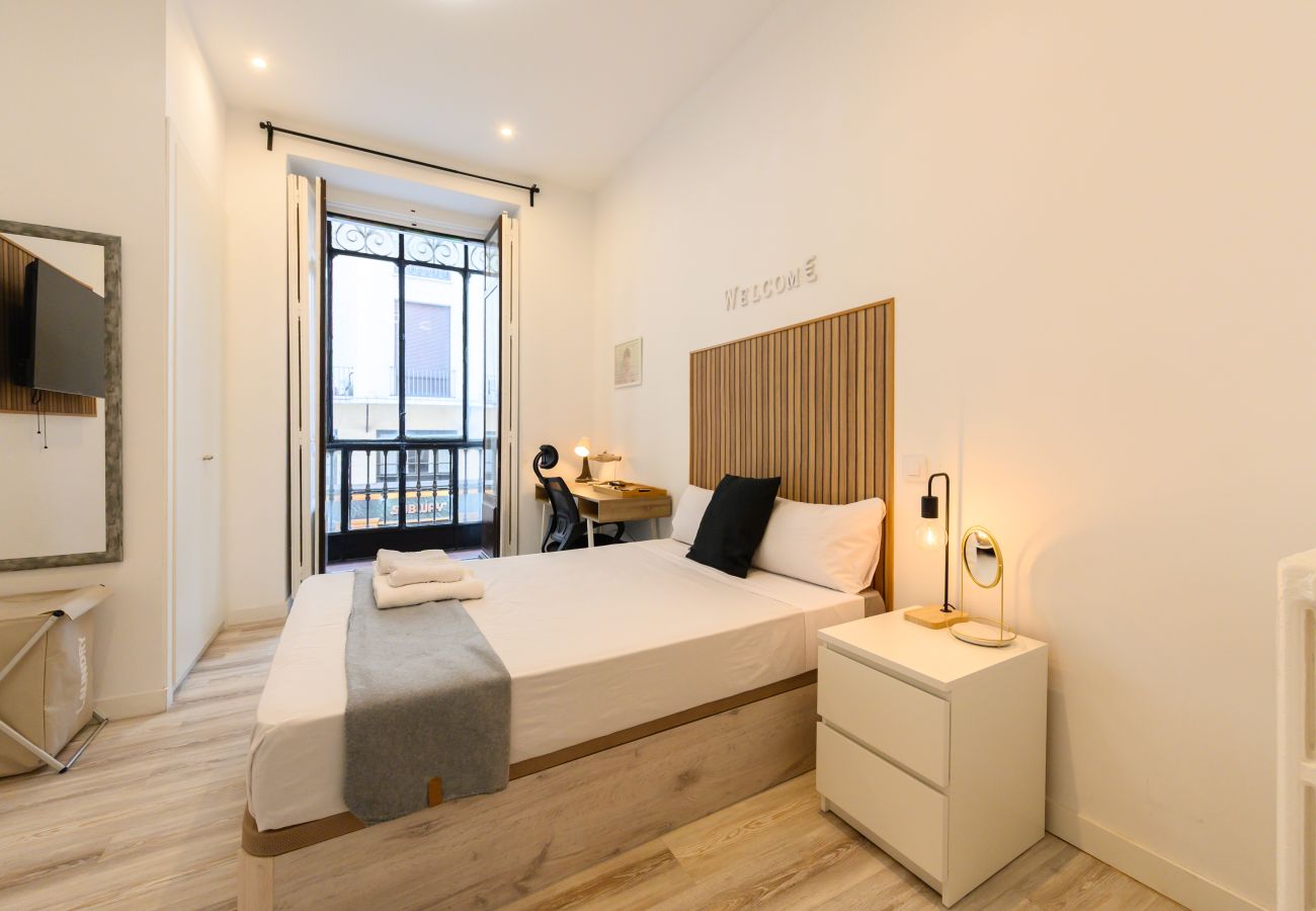 Alquiler por habitaciones en Madrid - M (SBE105)Zurich: habitación con comodidad y zonas