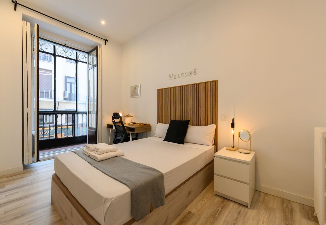 Alquiler por habitaciones en Madrid - M (SBE105)Zurich: habitación con comodidad y zonas