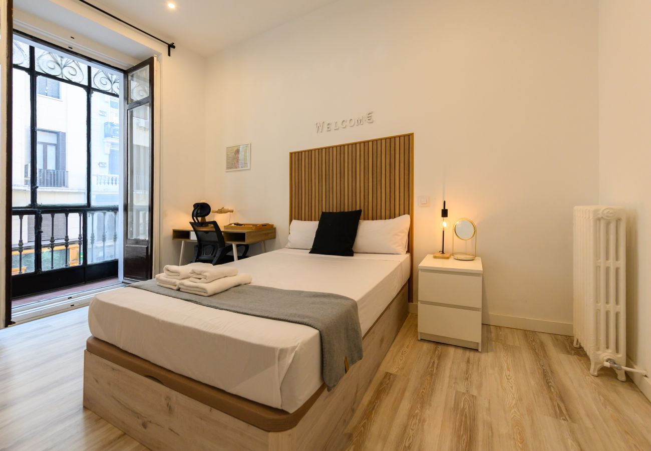 Alquiler por habitaciones en Madrid - M (SBE105)Zurich: habitación con comodidad y zonas