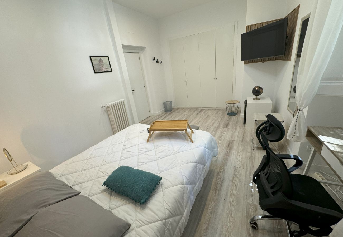 Alquiler por habitaciones en Madrid - M (SBE106)Madrid: habitación con comodidad y zona