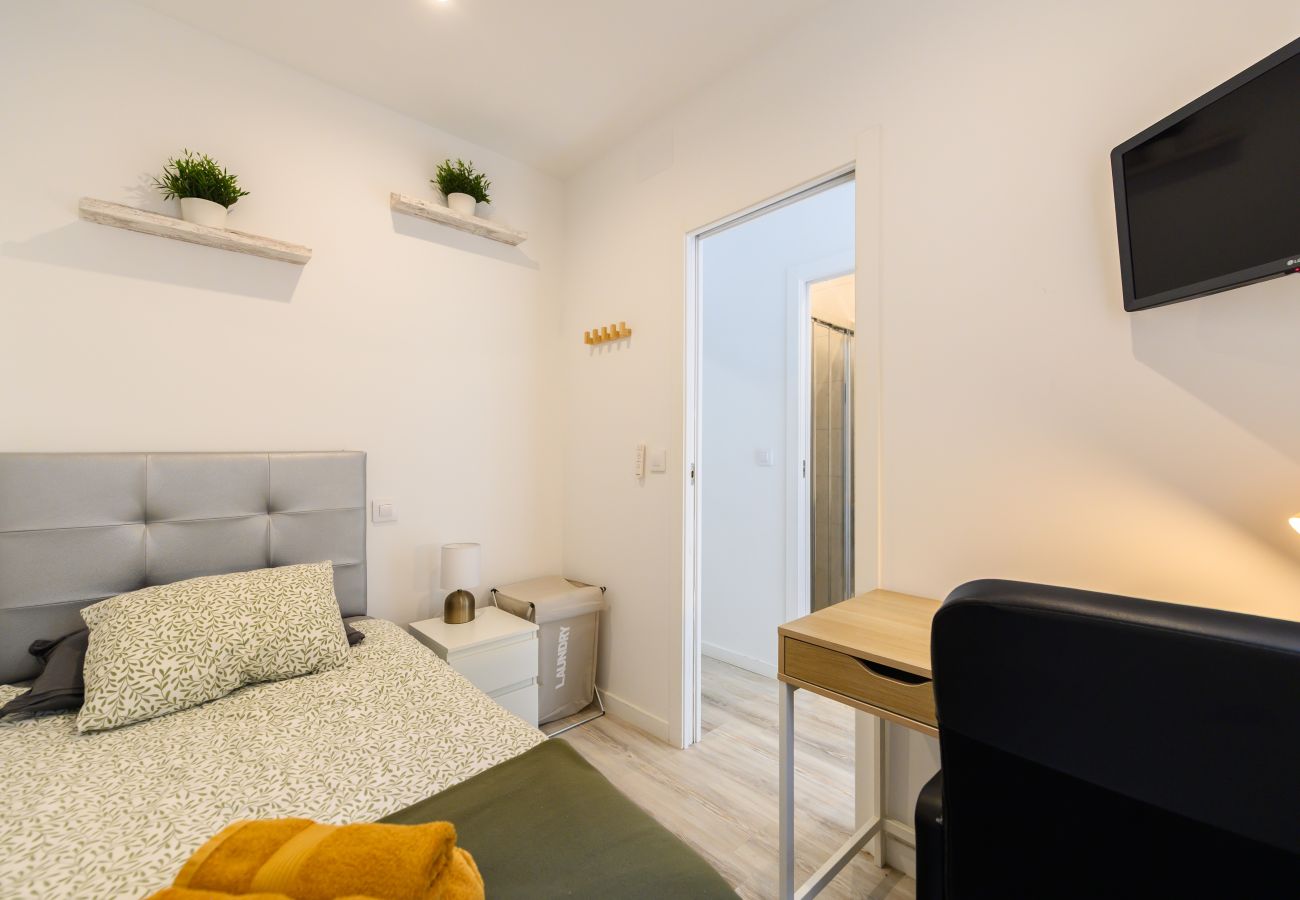 Alquiler por habitaciones en Madrid - M (HDB1201) Oruro: Habitación con confort y esenci