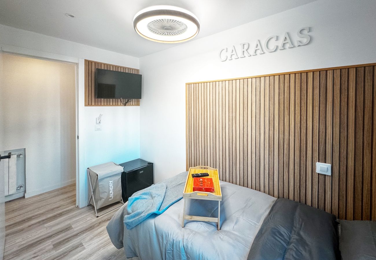 Alquiler por habitaciones en Madrid - M (VDE613) Caracas: habitación perfecta para vivir