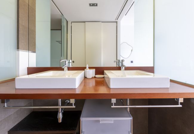 Apartamento en Madrid - M (BAS159)Dúplex de 3 Dormitorios – Amplio, Lumino Apartamento en Madrid - M (BAS159)Dúplex de 3 Dormitorios – Amplio, Lumino