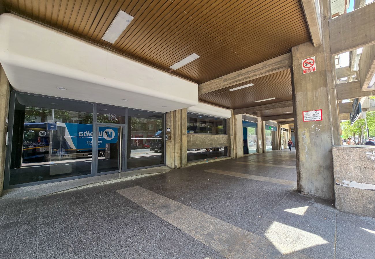 Apartamento en Madrid - M (ORE18)Piso de 1 dormitorio con terraza-Alquiler