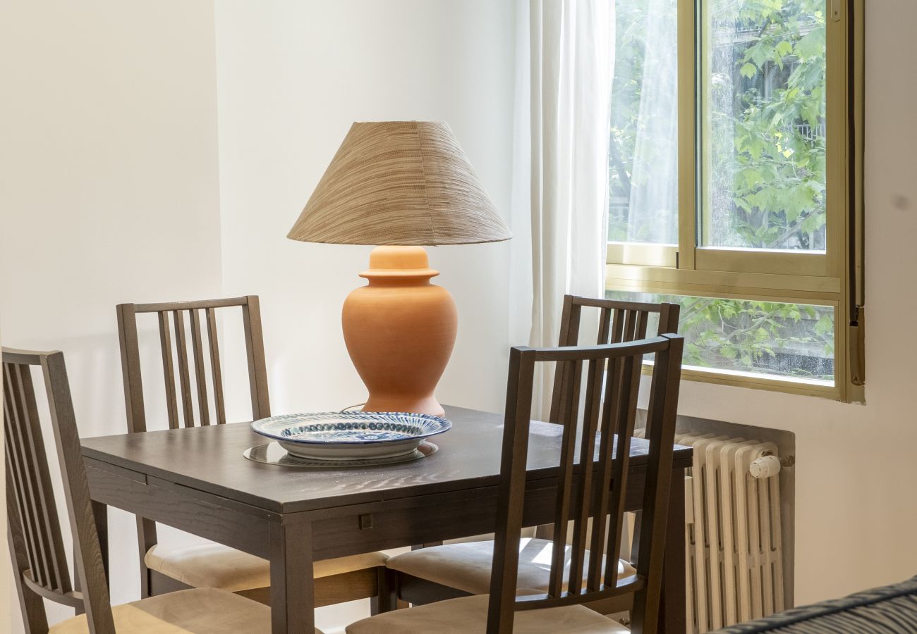 Apartamento en Madrid - M (ORE461H)Piso de 1 dormitorio y balcón -Alquiler