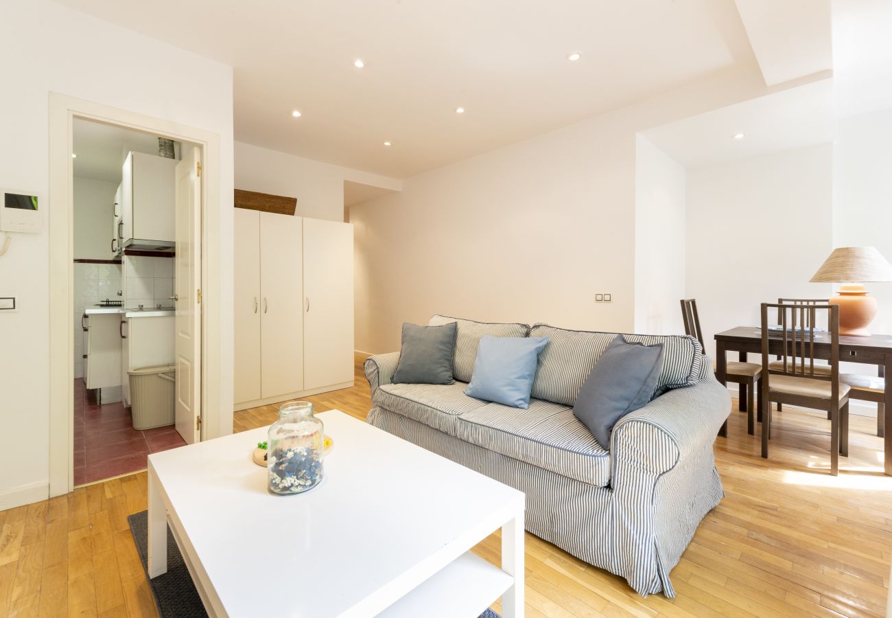 Apartamento en Madrid - M (ORE461H)Piso de 1 dormitorio y balcón -Alquiler