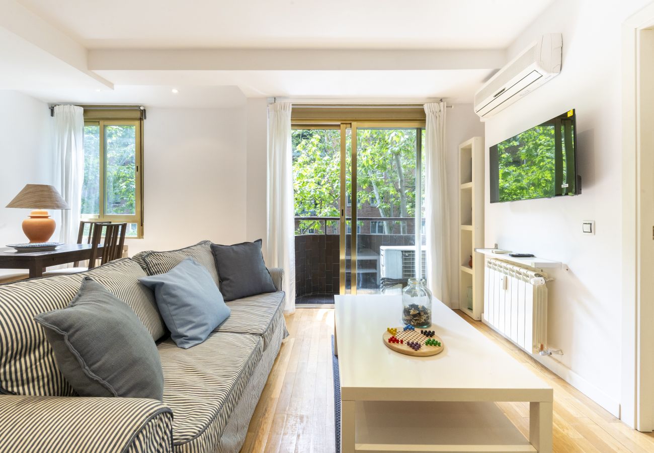 Apartamento en Madrid - M (ORE461H)Piso de 1 dormitorio y balcón -Alquiler