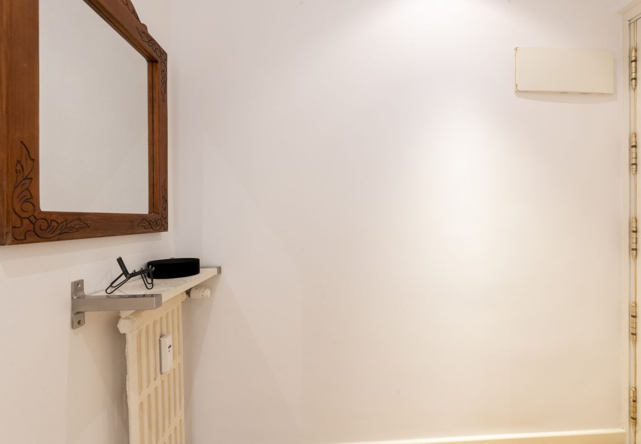 Apartamento en Madrid - M (ORE461H)Piso de 1 dormitorio y balcón -Alquiler