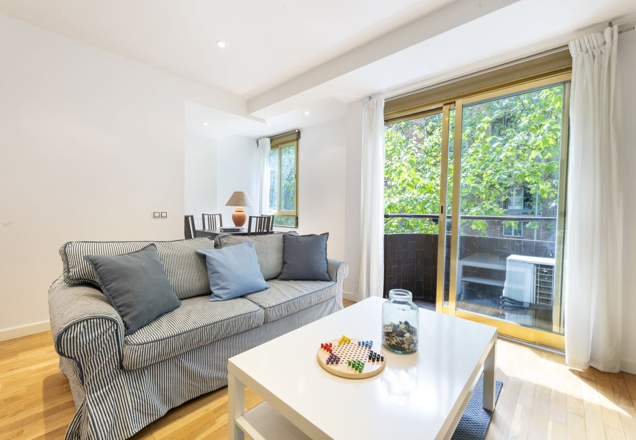 Apartamento en Madrid - M (ORE461H)Piso de 1 dormitorio y balcón -Alquiler