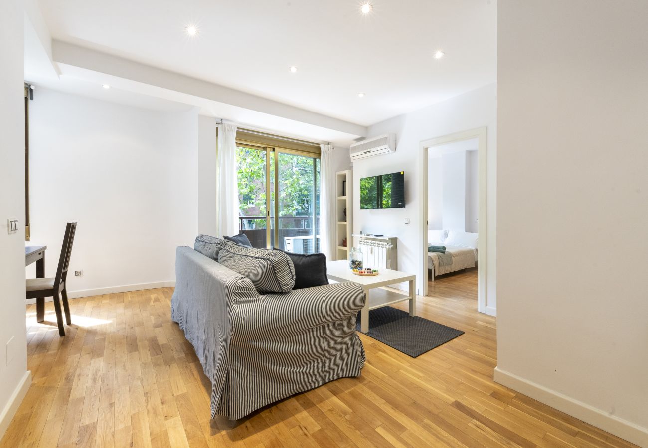 Apartamento en Madrid - M (ORE461H)Piso de 1 dormitorio y balcón -Alquiler