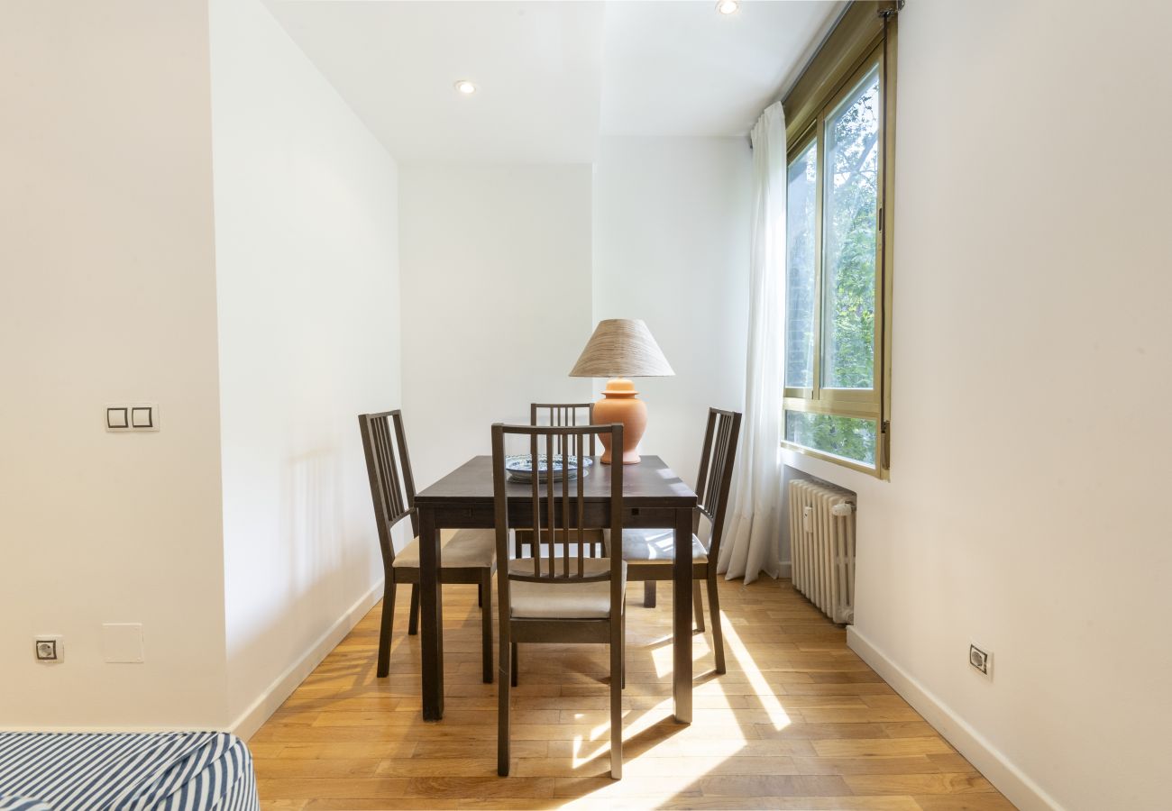 Apartamento en Madrid - M (ORE461H)Piso de 1 dormitorio y balcón -Alquiler