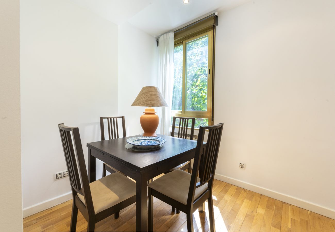 Apartamento en Madrid - M (ORE461H)Piso de 1 dormitorio y balcón -Alquiler