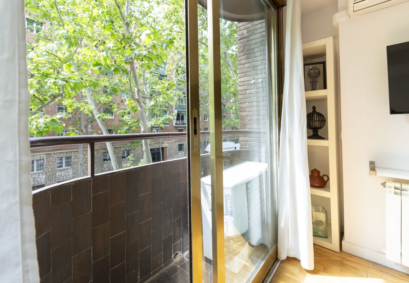 Apartamento en Madrid - M (ORE461H)Piso de 1 dormitorio y balcón -Alquiler