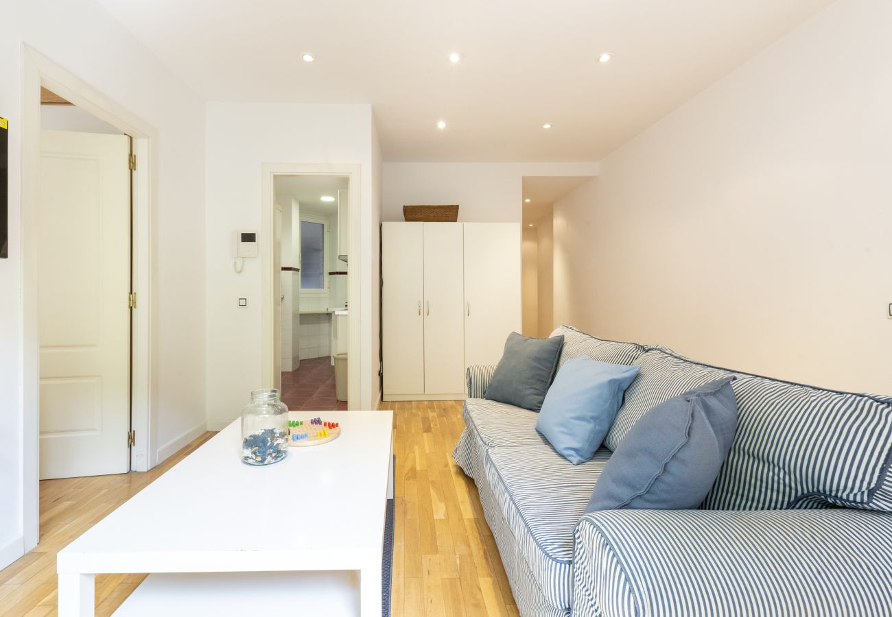 Apartamento en Madrid - M (ORE461H)Piso de 1 dormitorio y balcón -Alquiler