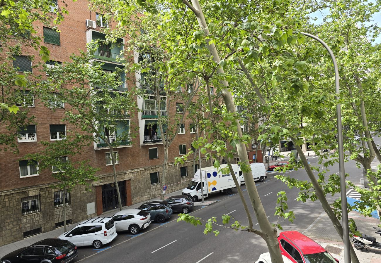 Apartamento en Madrid - M (ORE461H)Piso de 1 dormitorio y balcón -Alquiler