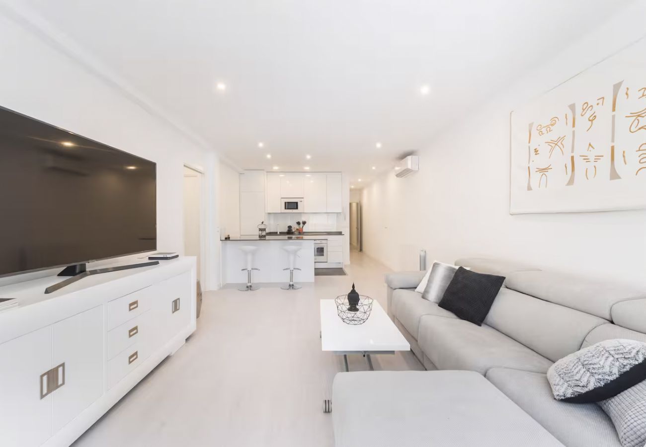 Apartamento en Madrid - M (NMO42HA)Espacio Versatil en Madrid : Alquiler m