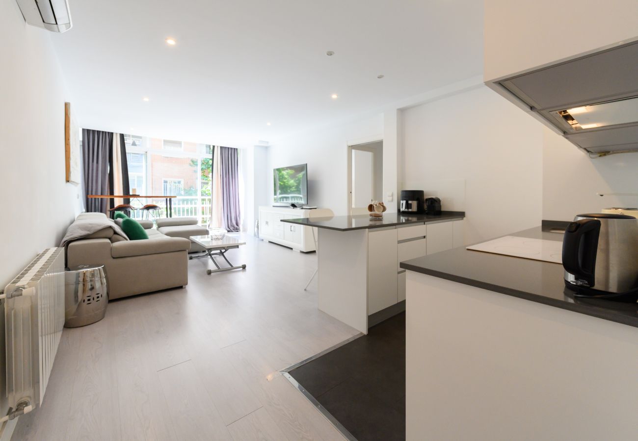 Apartamento en Madrid - M (NMO42HA)Espacio Versatil en Madrid : Alquiler m