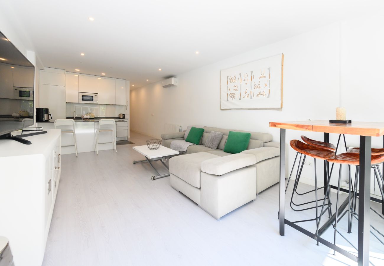 Apartamento en Madrid - M (NMO42HA)Espacio Versatil en Madrid : Alquiler m