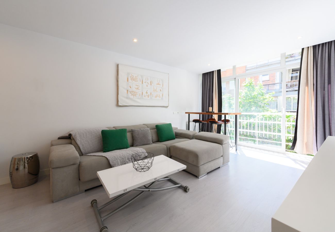 Apartamento en Madrid - M (NMO42HA)Espacio Versatil en Madrid : Alquiler m