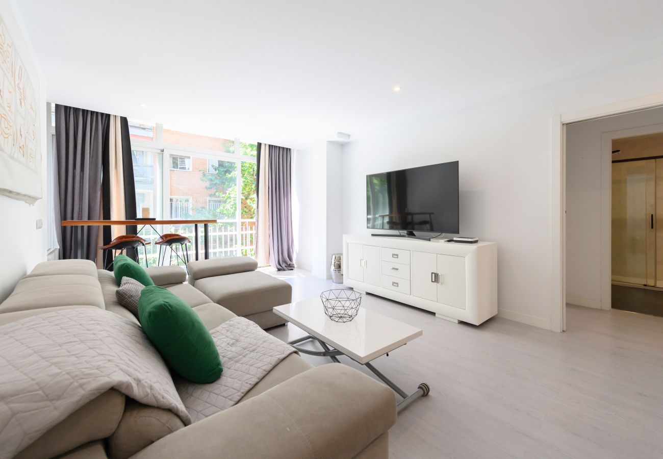 Apartamento en Madrid - M (NMO42HA)Espacio Versatil en Madrid : Alquiler m