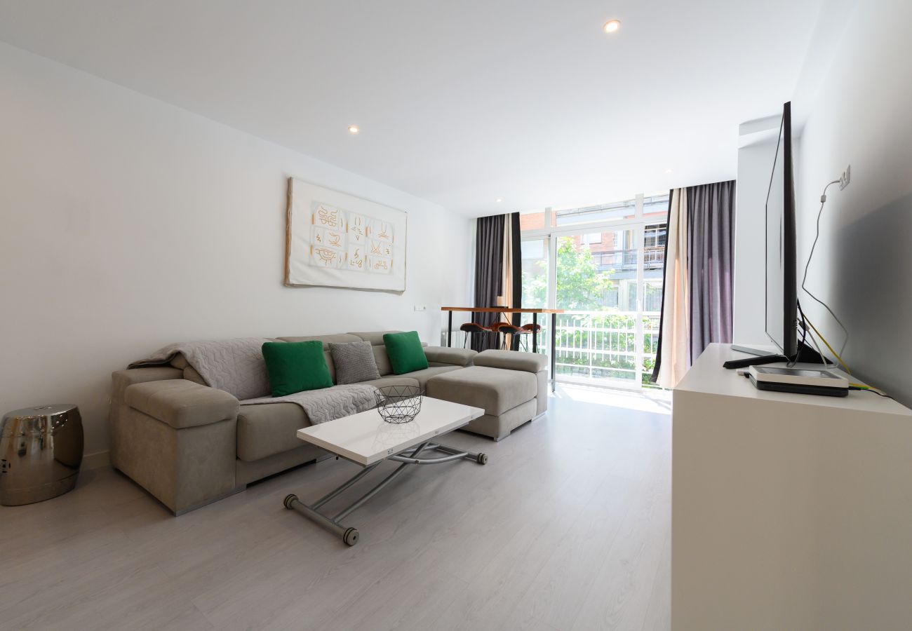 Apartamento en Madrid - M (NMO42HA)Espacio Versatil en Madrid : Alquiler m