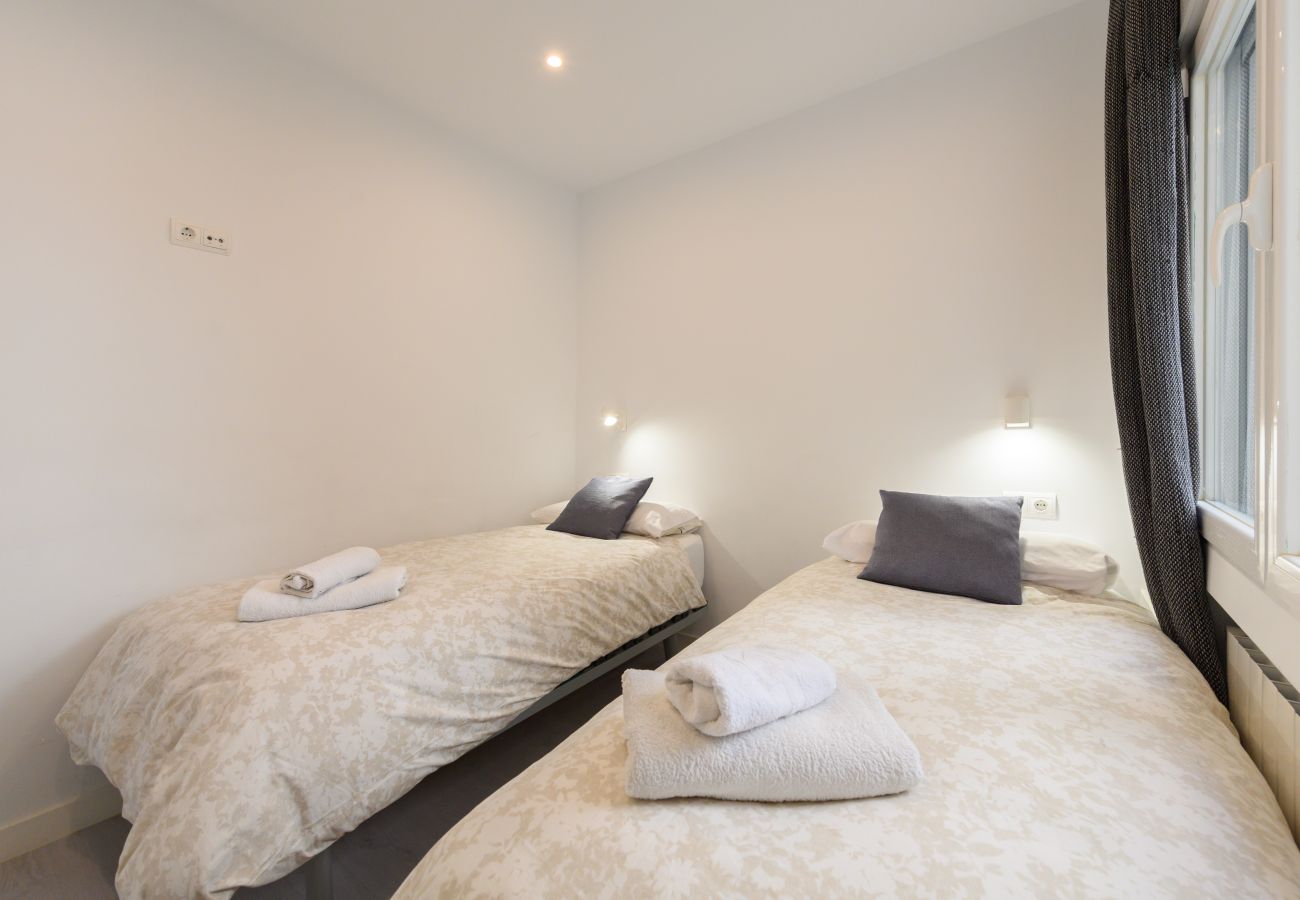 Apartamento en Madrid - M (NMO42HA)Espacio Versatil en Madrid : Alquiler m