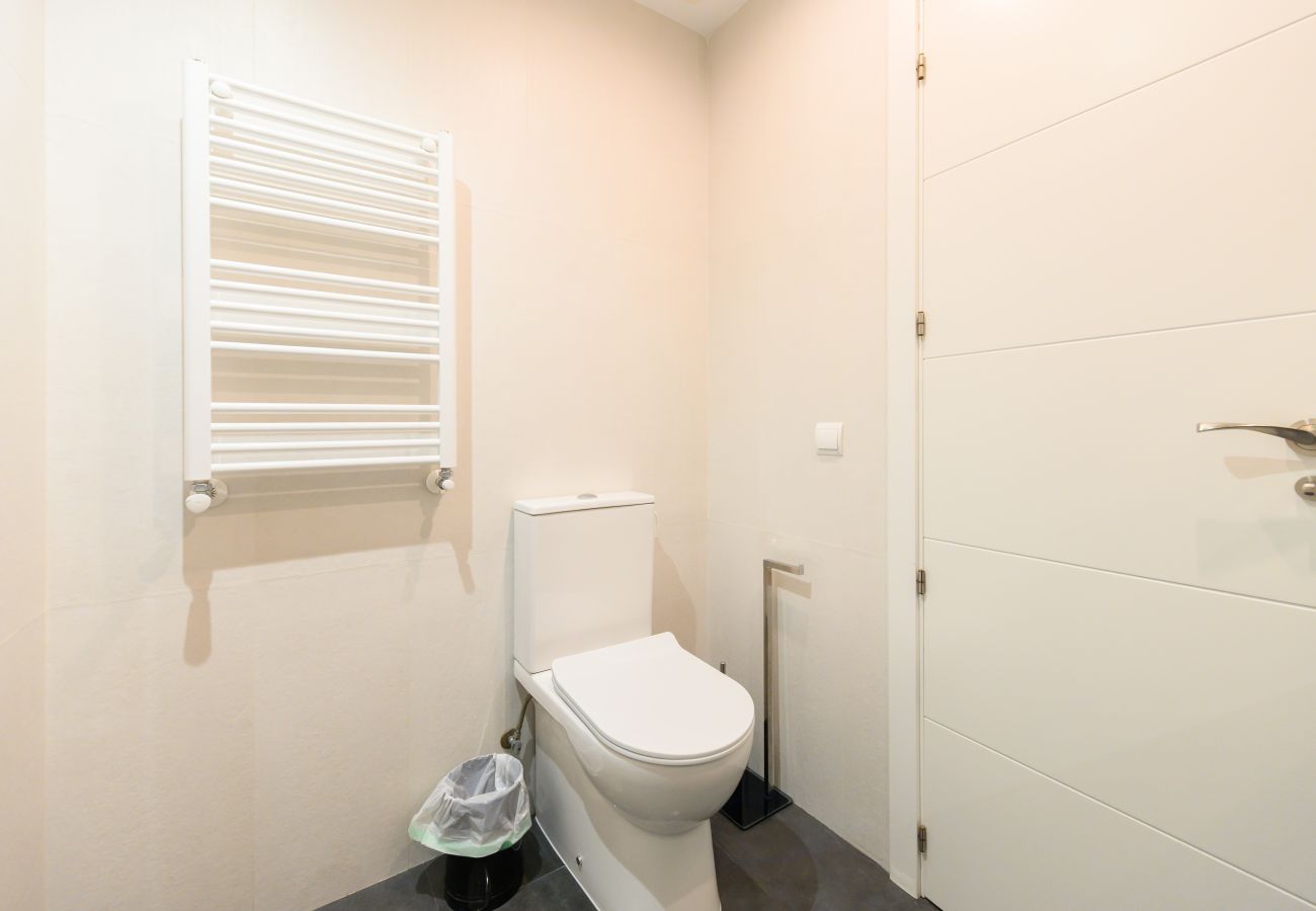 Apartamento en Madrid - M (NMO42HA)Espacio Versatil en Madrid : Alquiler m