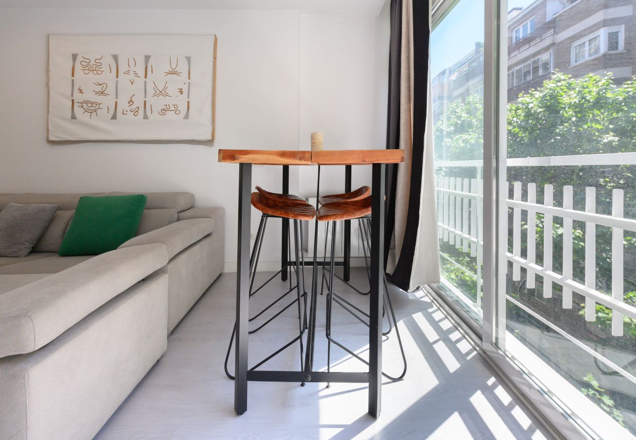 Apartamento en Madrid - M (NMO42HA)Espacio Versatil en Madrid : Alquiler m