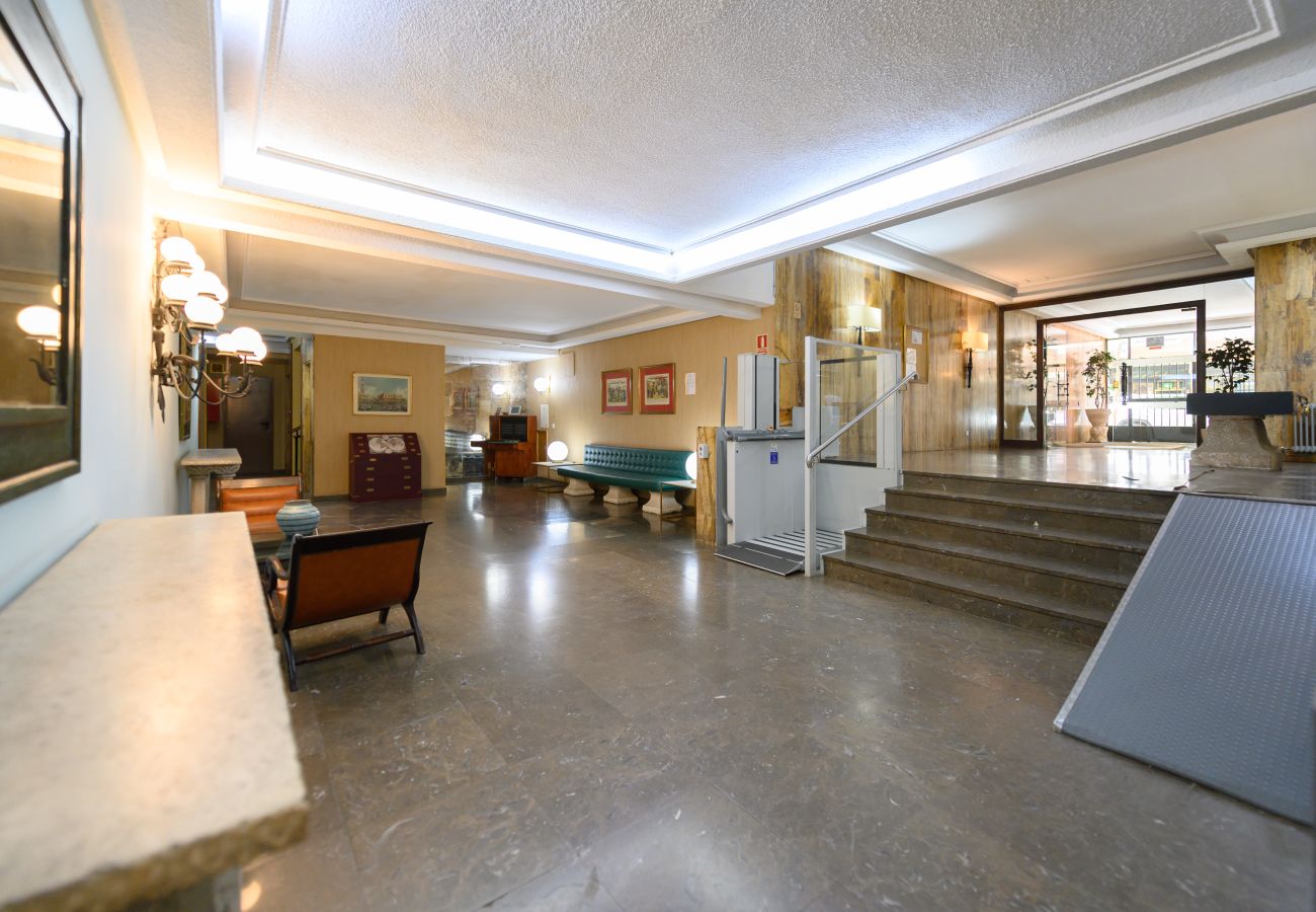 Apartamento en Madrid - M (NMO42HA)Espacio Versatil en Madrid : Alquiler m