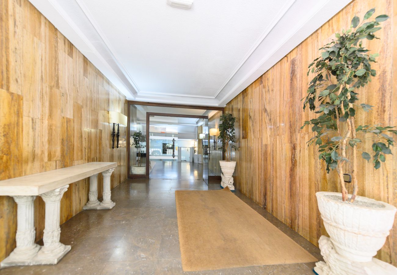 Apartamento en Madrid - M (NMO42HA)Espacio Versatil en Madrid : Alquiler m