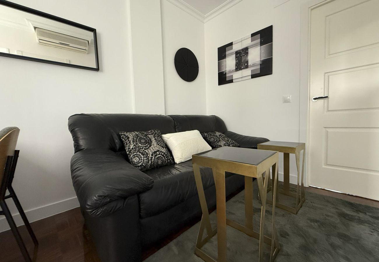 Apartamento en Madrid - M (LHO123HAP)Alquiler Mensual– Piso 1 Dormitorio e