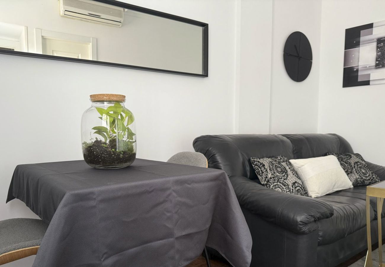 Apartamento en Madrid - M (LHO123HAP)Alquiler Mensual– Piso 1 Dormitorio e