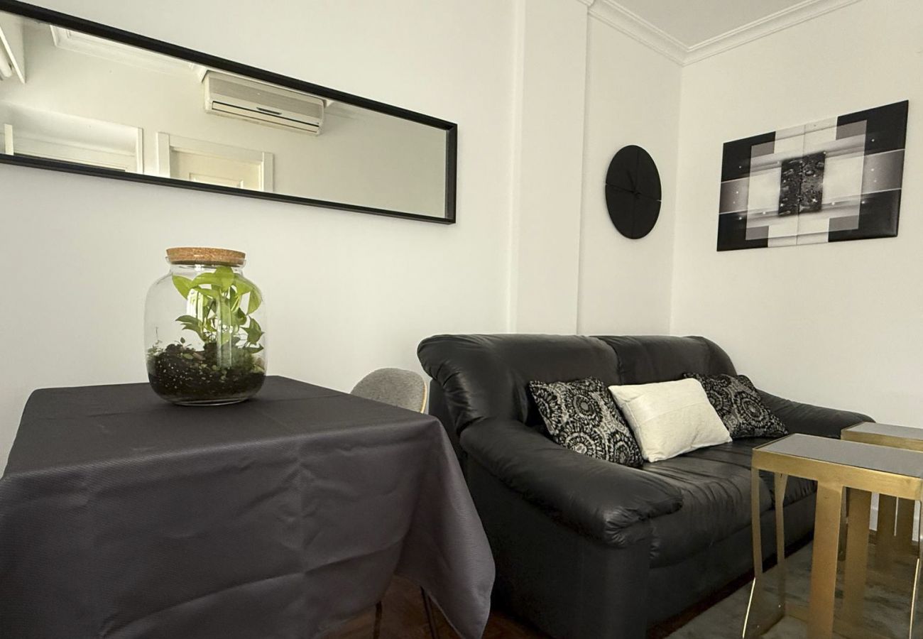 Apartamento en Madrid - M (LHO123HAP)Alquiler Mensual– Piso 1 Dormitorio e