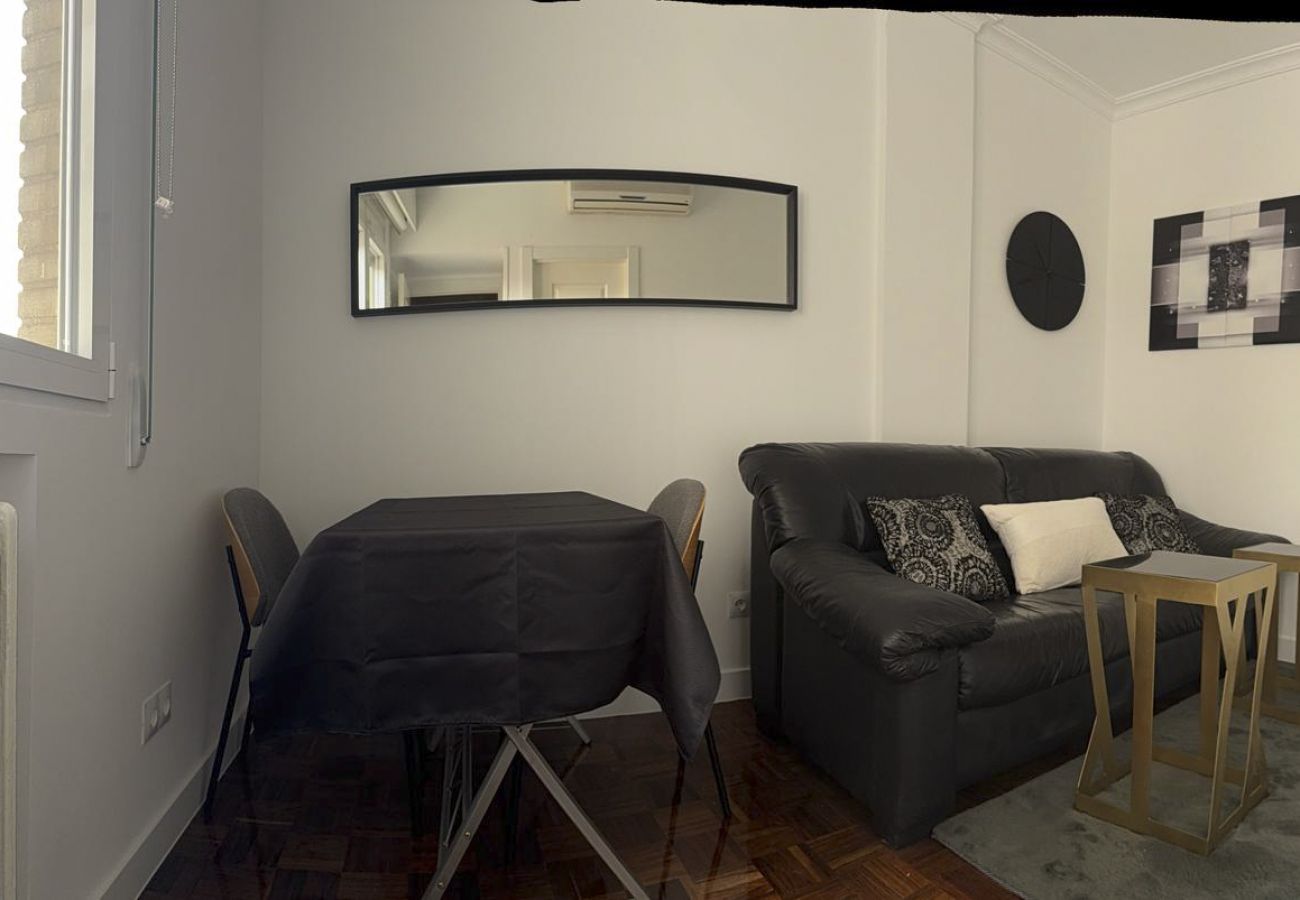 Apartamento en Madrid - M (LHO123HAP)Alquiler Mensual– Piso 1 Dormitorio e