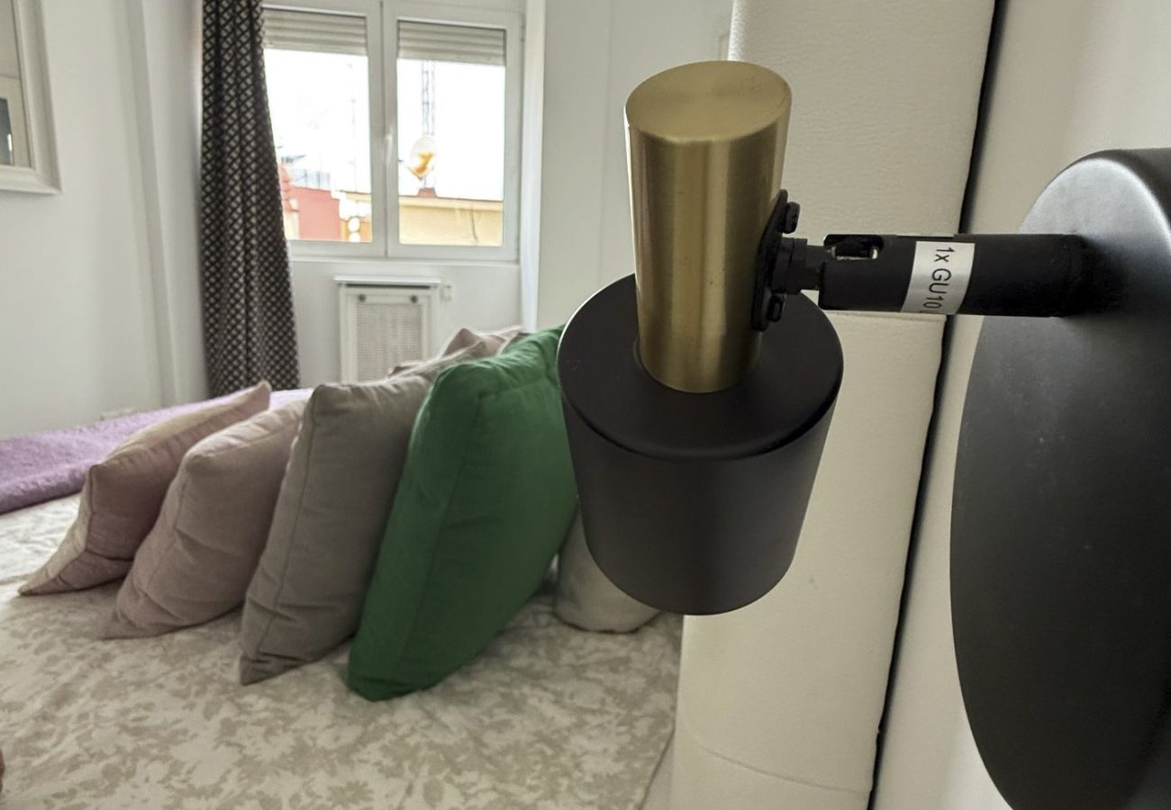 Apartamento en Madrid - M (LHO123HAG)Alquiler Mensual– Piso 1 Dormitorio e