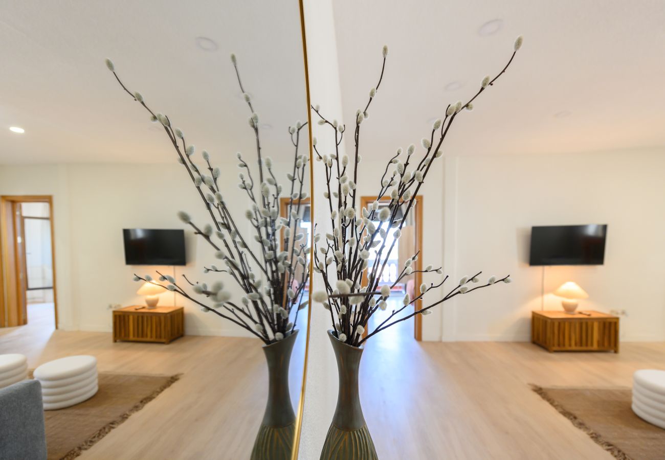 Apartamento en Madrid - M (ARR126D)Piso de dos dormitorios-Terraza y balcó