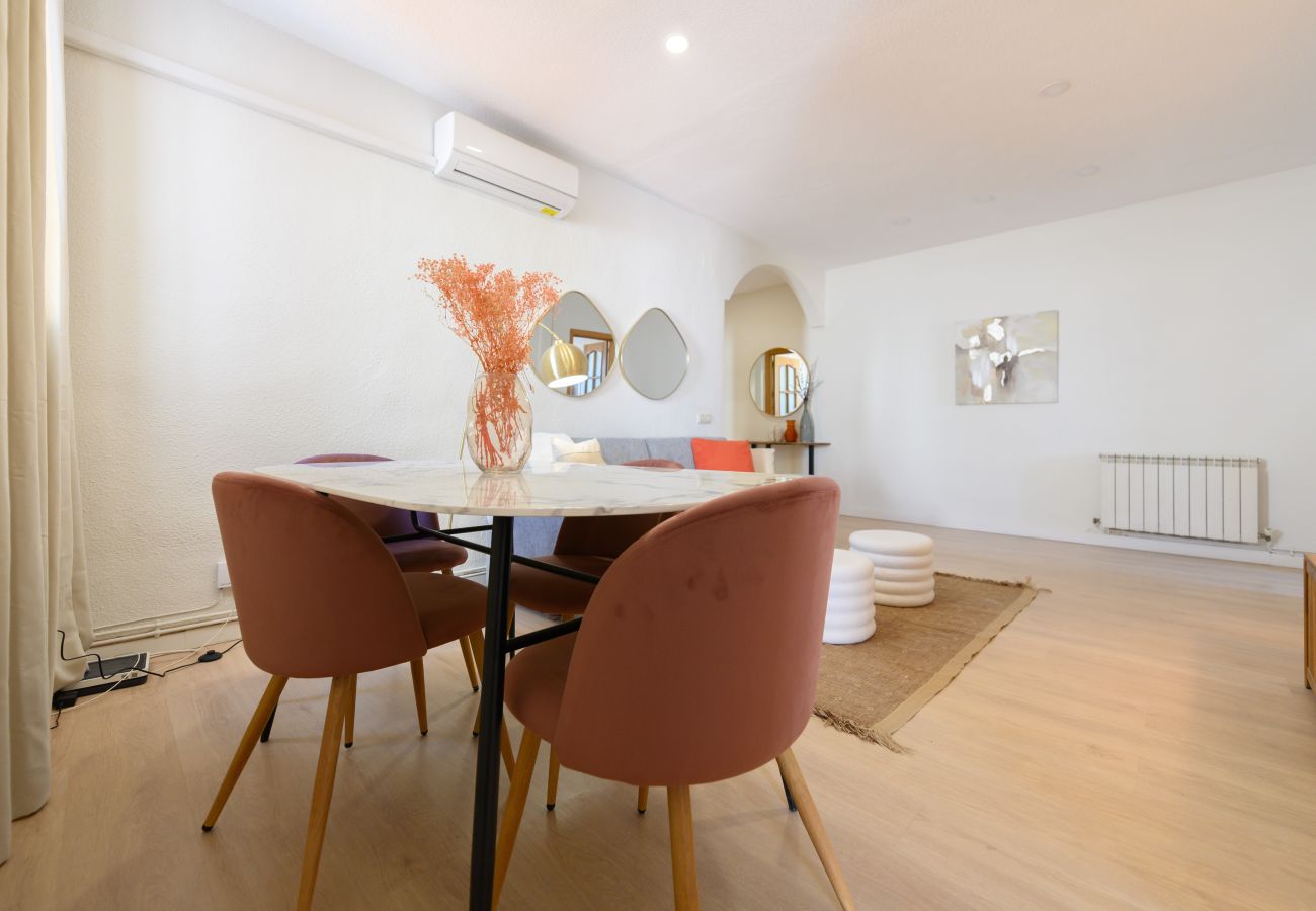 Apartamento en Madrid - M (ARR126D)Piso de dos dormitorios-Terraza y balcó