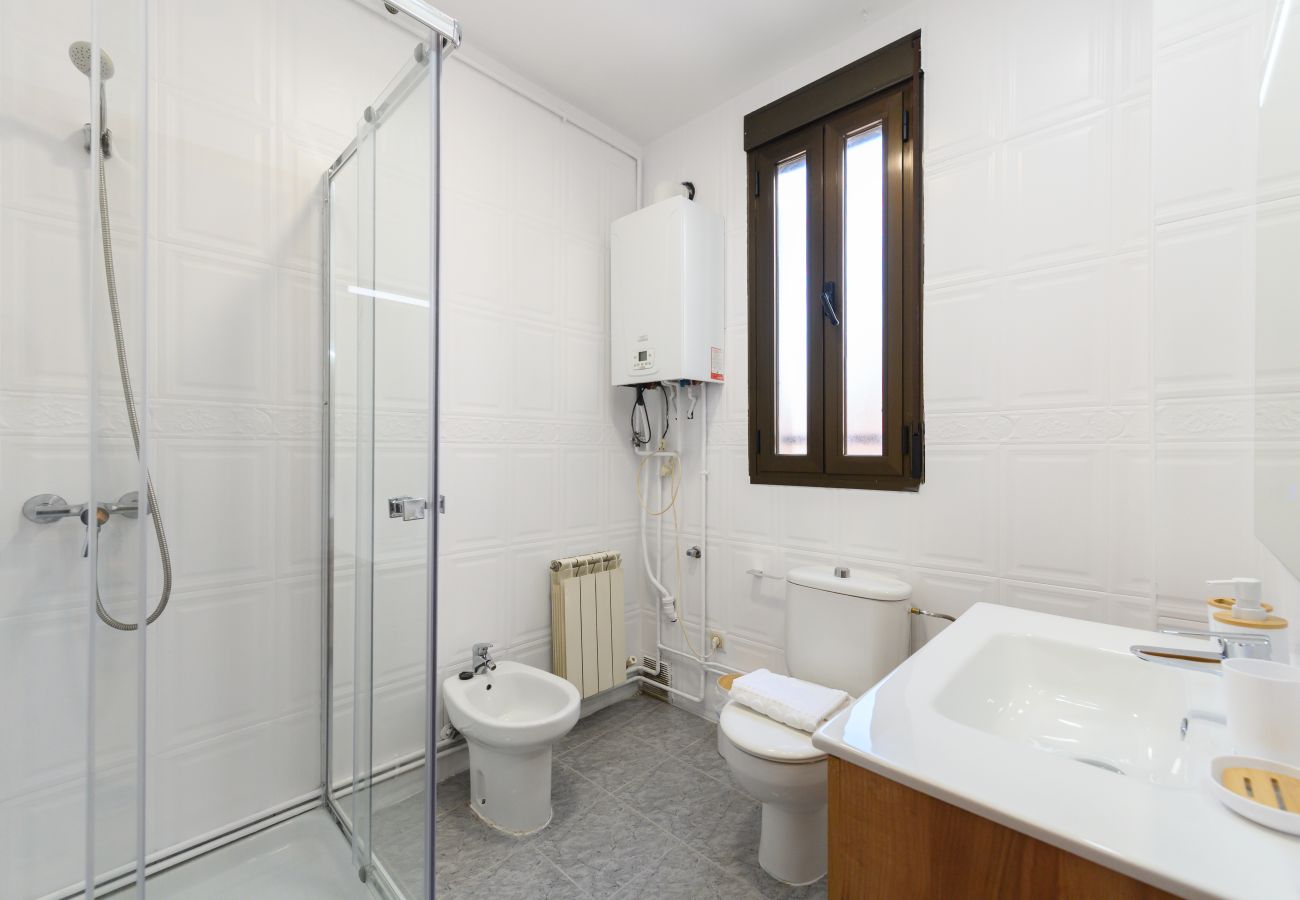 Apartamento en Madrid - M (ARR126D)Piso de dos dormitorios-Terraza y balcó