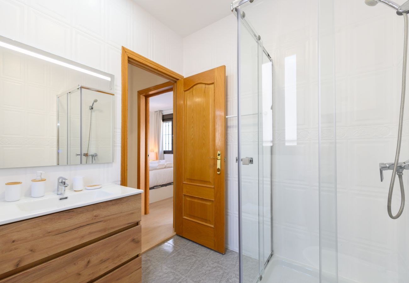 Apartamento en Madrid - M (ARR126D)Piso de dos dormitorios-Terraza y balcó