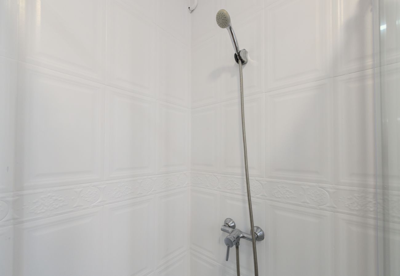 Apartamento en Madrid - M (ARR126D)Piso de dos dormitorios-Terraza y balcó