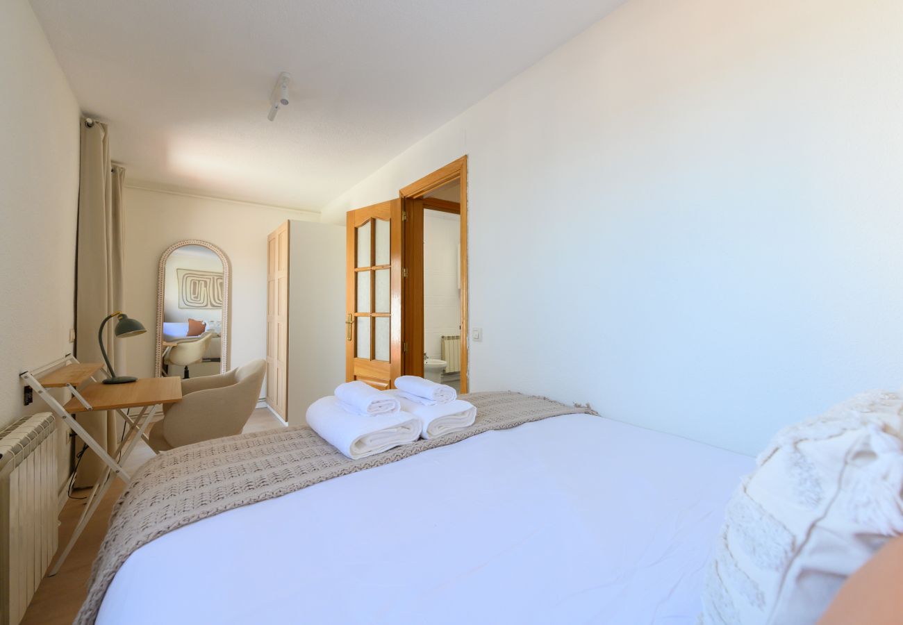 Apartamento en Madrid - M (ARR126D)Piso de dos dormitorios-Terraza y balcó