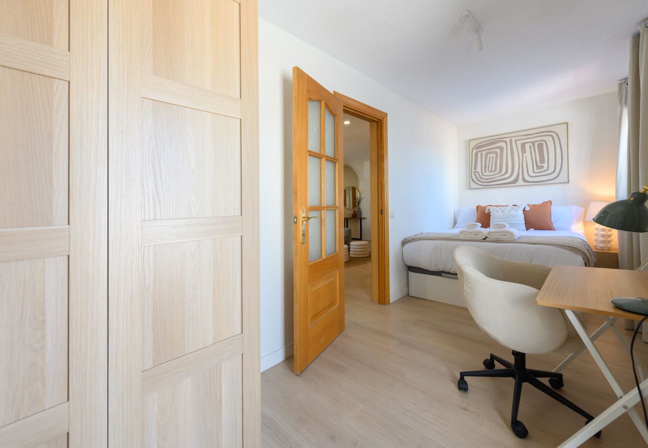 Apartamento en Madrid - M (ARR126D)Piso de dos dormitorios-Terraza y balcó